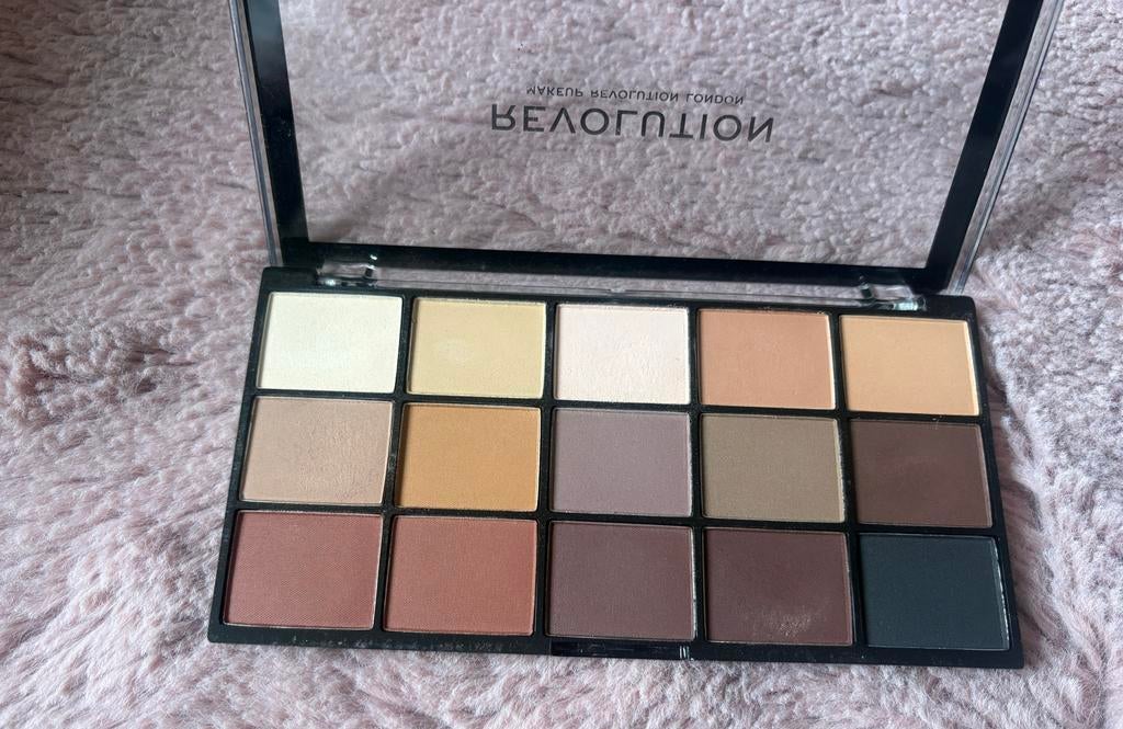 Makeup Revolution oogschaduwpalet, Ophalen of Verzenden, Zo goed als nieuw, Make-up, Overige kleuren