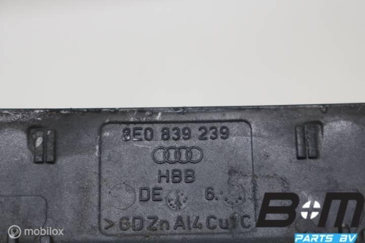 Afdekplaat portiergreep rechts Audi A4 B7 (LZ9Y) 8E0839239, Gebruikt