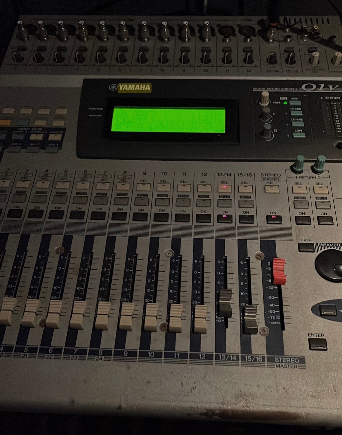 Yamaha 01v te koop, Ophalen, Zo goed als nieuw, 10 tot 20 kanalen