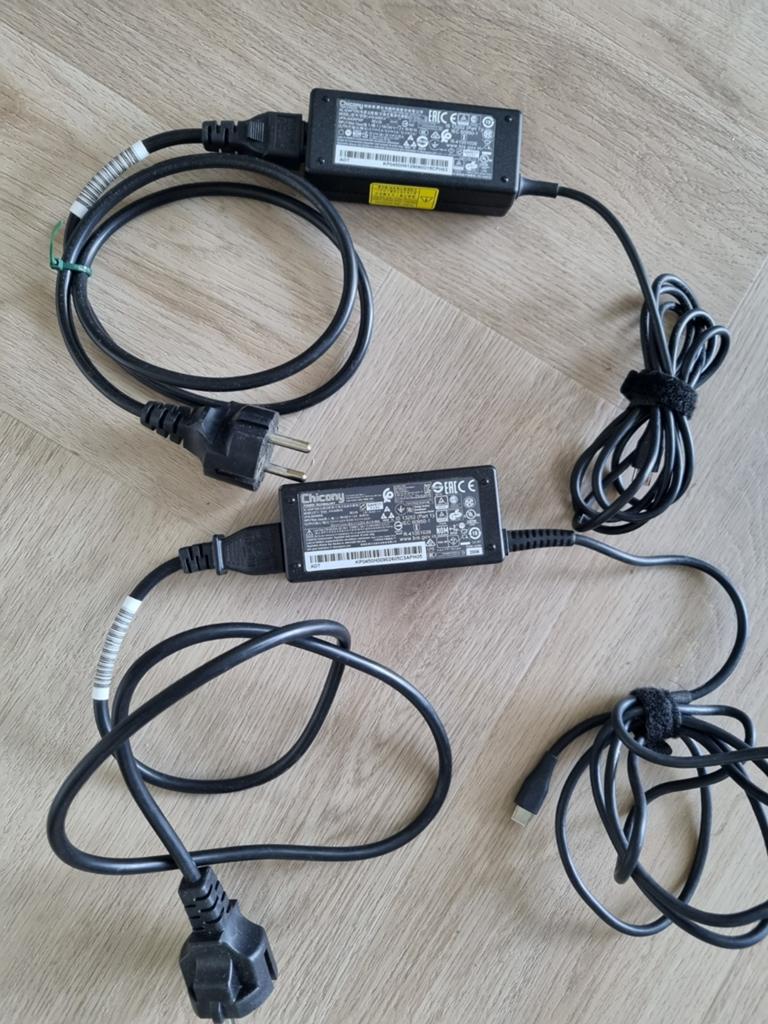 2 x Chicony Usb-c laptop oplader 45 W, Computers en Software, Laptop-opladers, Ophalen of Verzenden