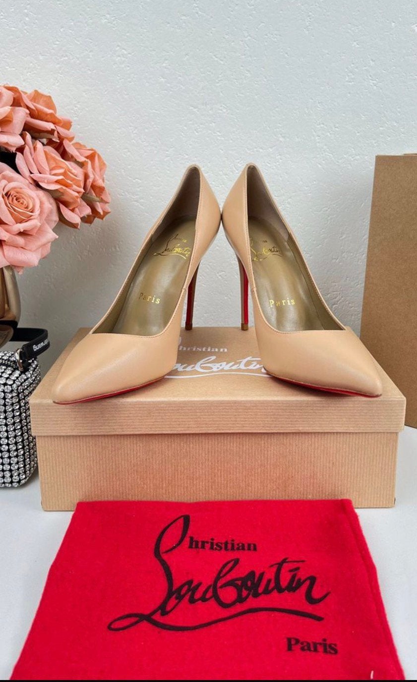 Christian louboutin hakken, Ophalen of Verzenden, Zo goed als nieuw, Beige