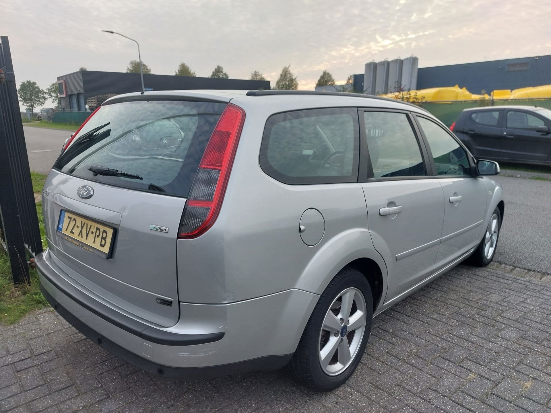 Ford Focus Wagon 1.8-16V Ambiente Flexifuel 5 deurs + gerege, Gebruikt, 4 cilinders, Handgeschakeld, Euro 4