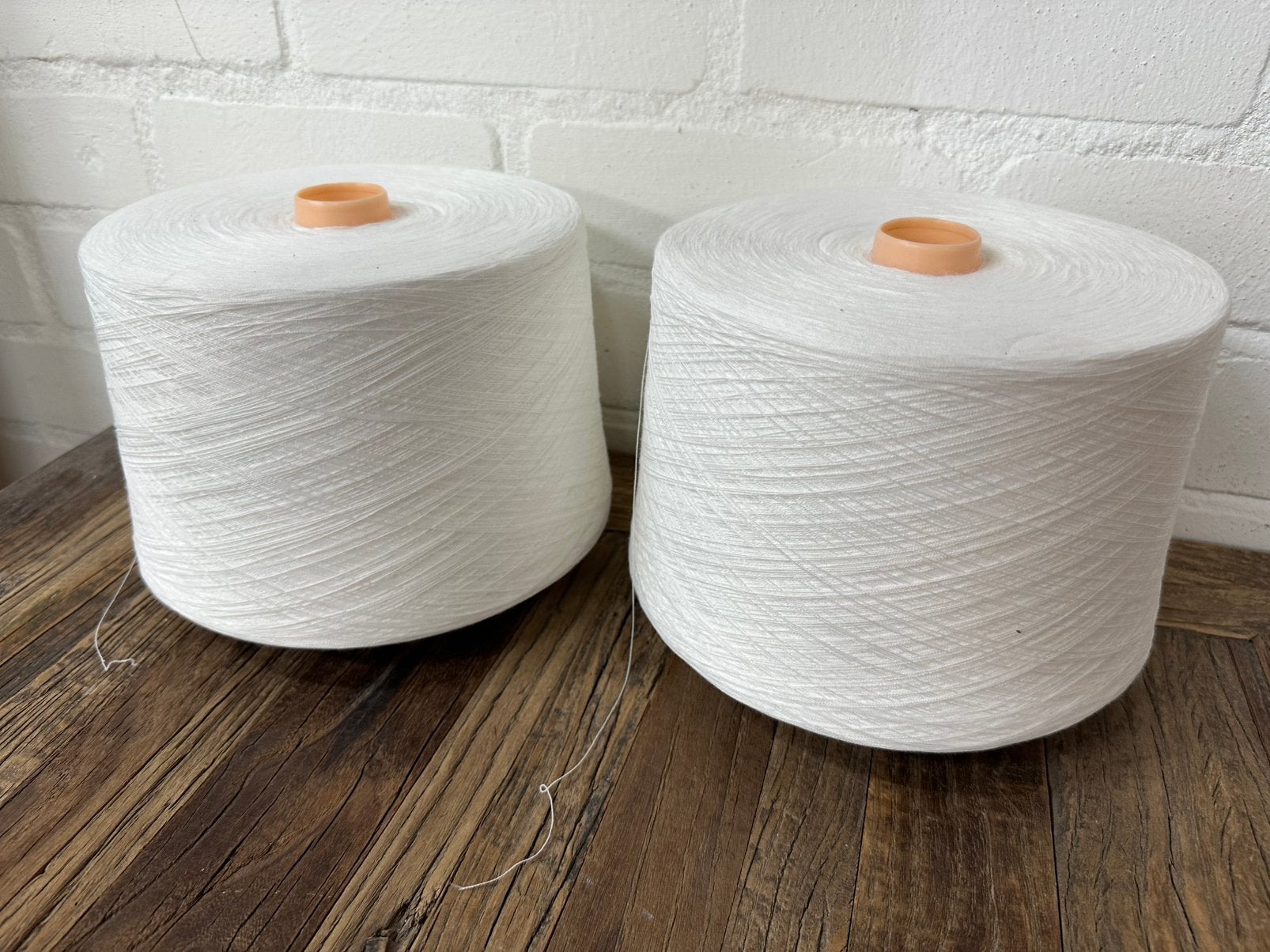 Polyester weefgaren, Hobby en Vrije tijd, Breien en Haken, Ophalen of Verzenden, Zo goed als nieuw, Breien of Haken, Wol of Garen
