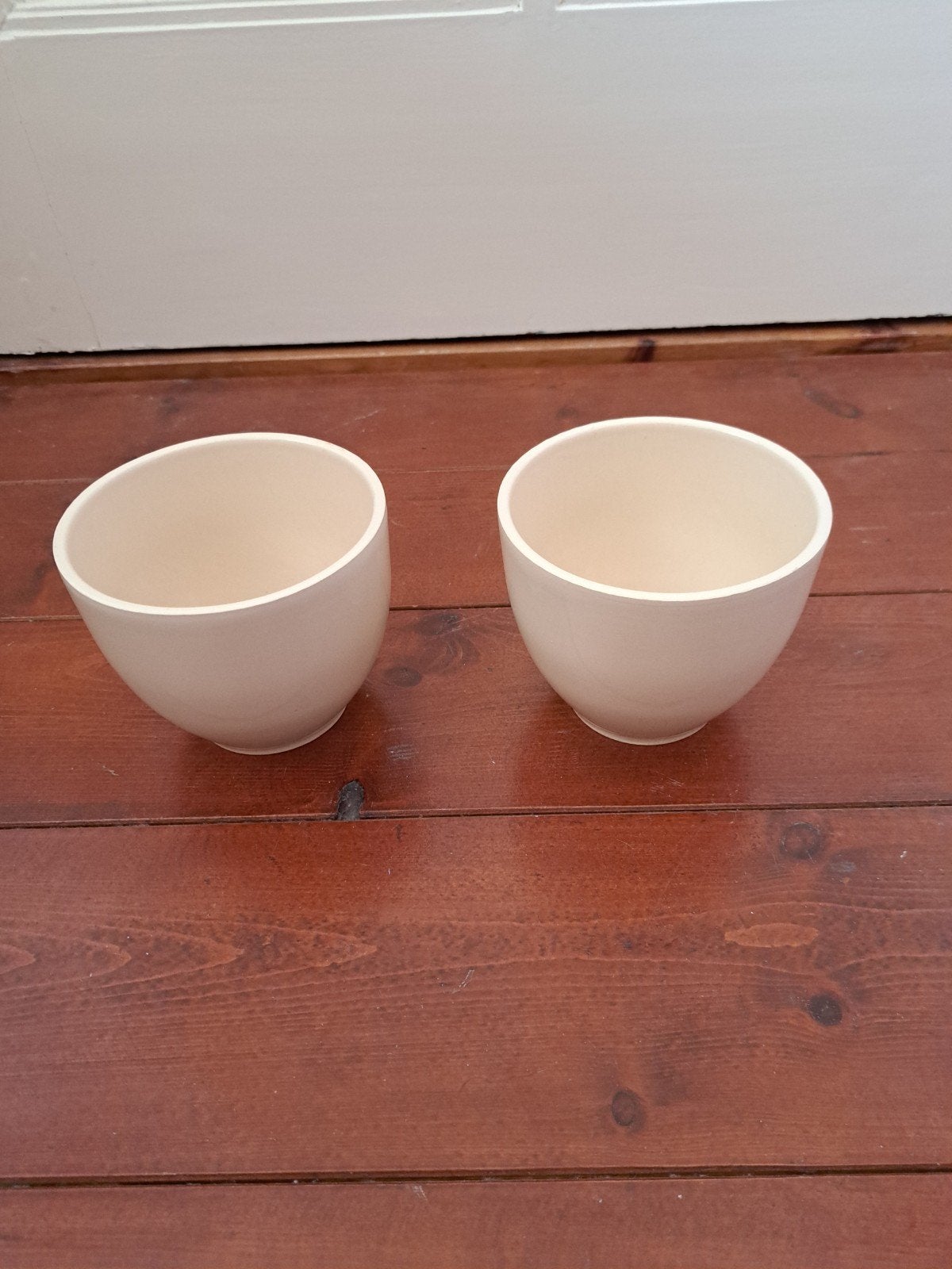 Set van 2 kleine crèmekleurige keramische potten, Tuin en Terras, Bloempotten, Ophalen, Rond, Aardewerk, Minder dan 40 cm