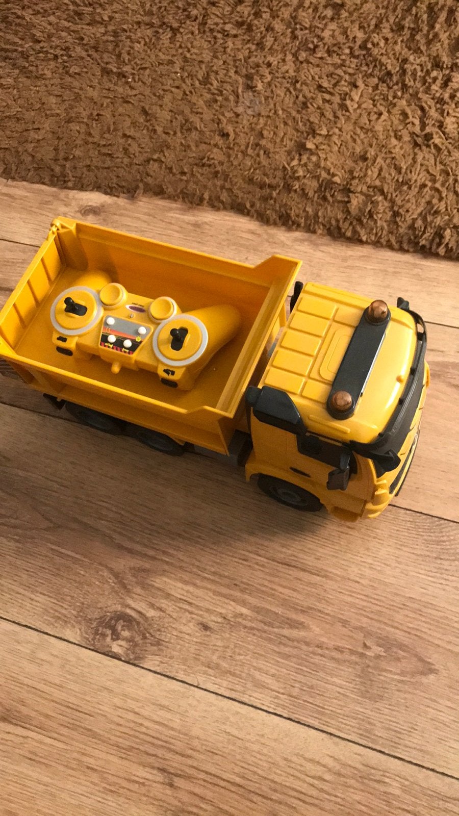 Vrachtwagen bestuurbaar, kiepauto, Ophalen of Verzenden, Zo goed als nieuw