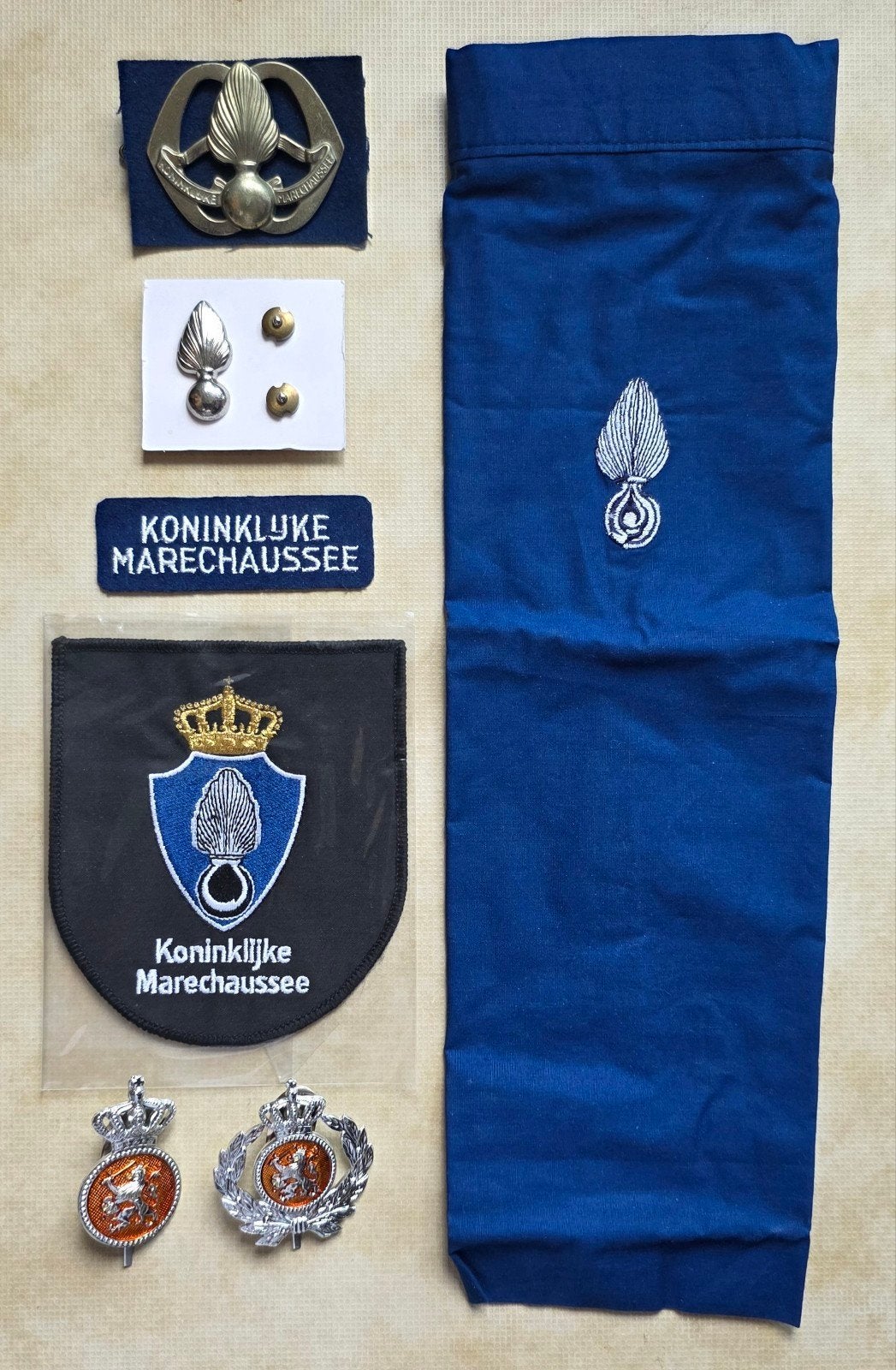 Diverse attributen Koninklijke Marechaussee, Verzamelen, Ophalen of Verzenden, Marechaussee, Nederland, Embleem of Badge