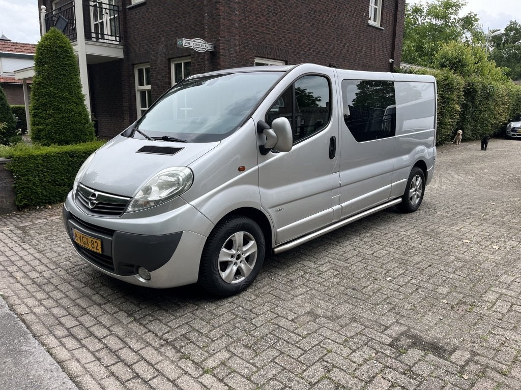 Opel Vivaro 2.5 CDTI L2H1 DC (bj 2010), Auto's, Bestelauto's, Bedrijf, Te koop, ABS, Alarm, Centrale vergrendeling, Metallic lak