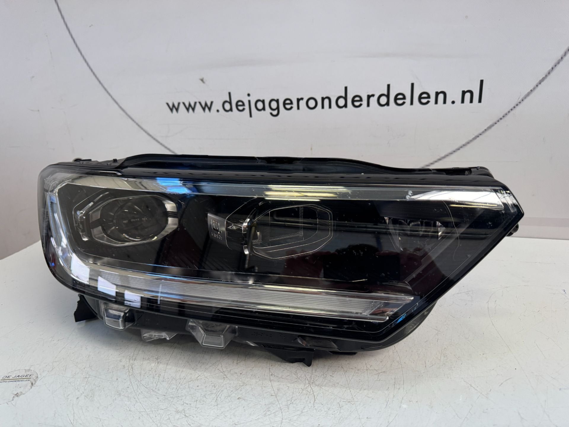 VW T ROC T-ROC FACELIFT VOL LED KOPLAMP RECHTS 2GA941036AF, Gebruikt, Volkswagen, Volkswagen AG, Berliner Ring 2
38440  Wolfsburg, DE