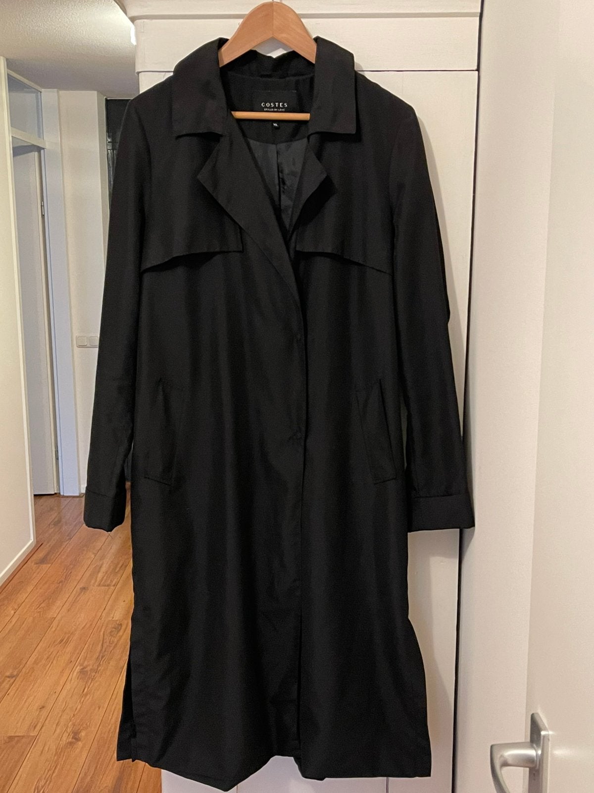 Zwarte trenchcoat Costes / regenjas maat XL, Ophalen of Verzenden, Zo goed als nieuw, Zwart