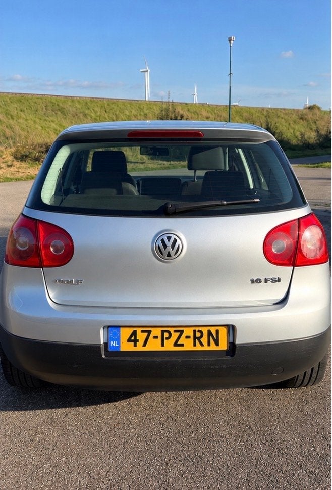 Volkswagen Golf 1.6 16V FSI 85KW 5D 2005 Grijs, Auto's, Voorwielaandrijving, 4 cilinders, 620 kg, Origineel Nederlands