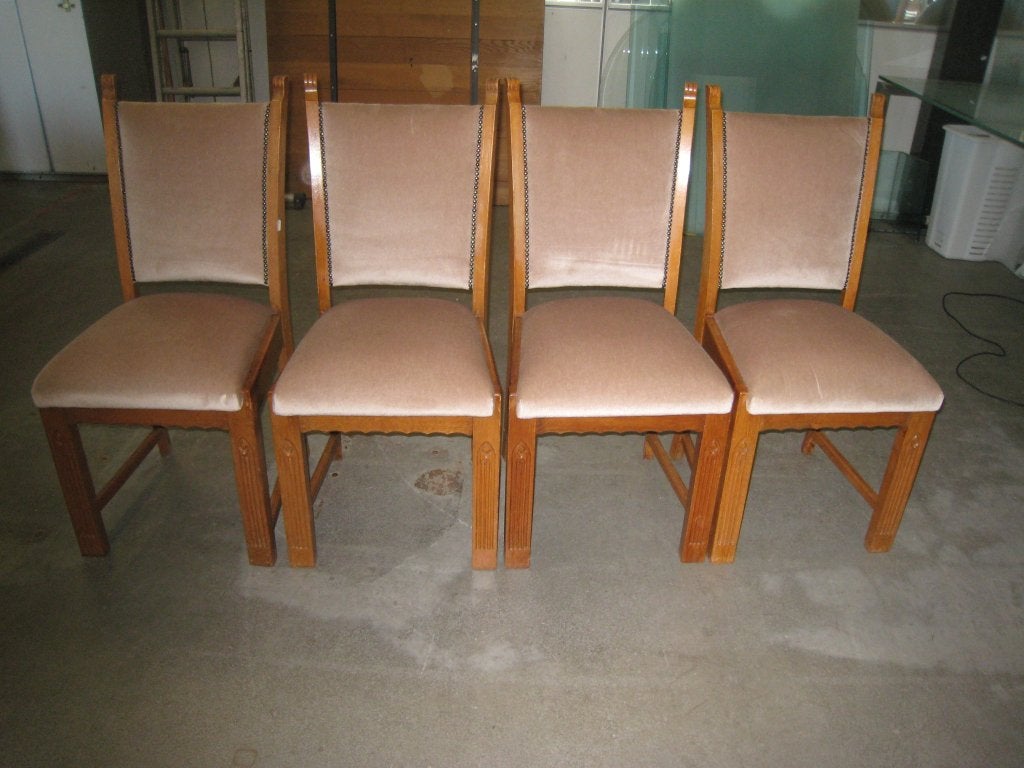 4 eikenhouten eetstoelen met fluwelen bekleding, Huis en Inrichting, Stoelen, Niet ingevuld, Gebruikt, Niet ingevuld, Niet ingevuld
