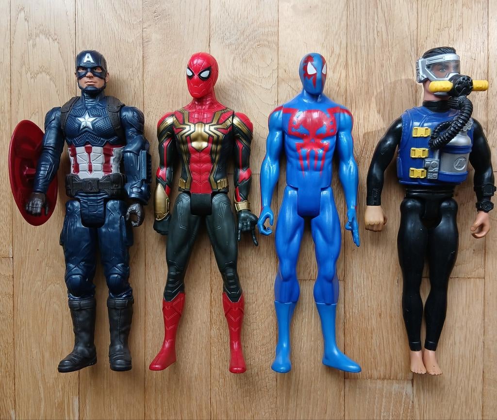 Marvel/ Avengers /Spiderman/ New Captain  Lengte: 28/30 Cm, Kinderen en Baby's, Speelgoed | Actiefiguren, Ophalen of Verzenden