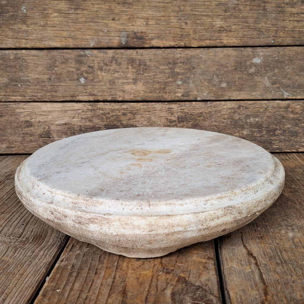 Stoere stenen ronde chapati plateau ø 23,5cm h.5cm *Etage3*, Gebruikt, ., Ophalen of Verzenden, .