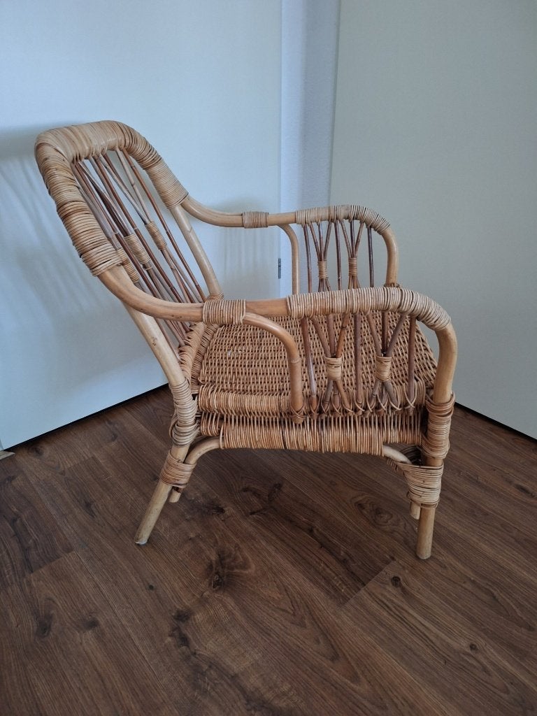 rotan stoel , laag model (fauteuil),  nieuw kussen, Ophalen, Bruin, Riet of Rotan, Zo goed als nieuw