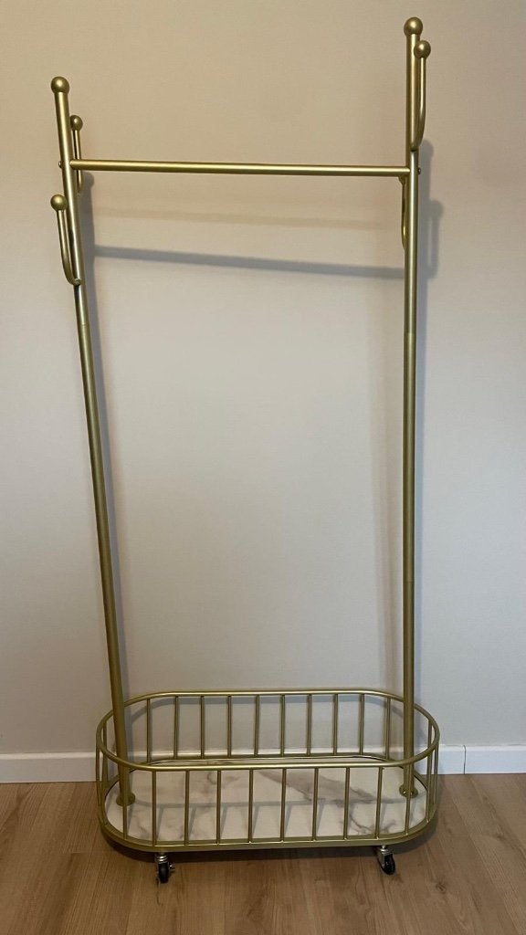 Luxe goudkleurig kledingrek op wielen met opbergmand, Ophalen, Gebruikt, 50 tot 100 cm, Metaal