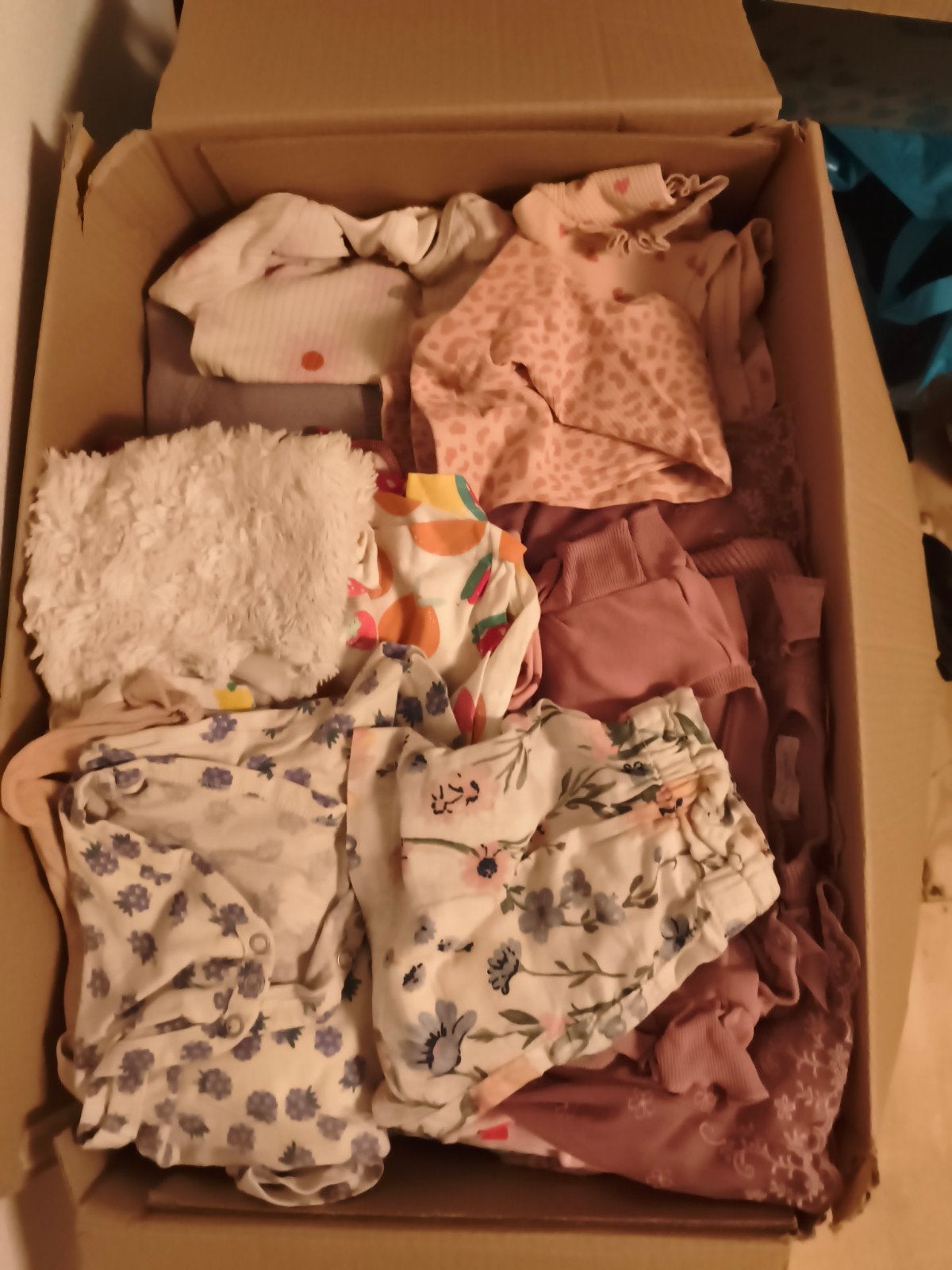 Verhuisdoos vol meisjeskleding maat 74/80 (winter/zomer), Kinderen en Baby's, Ophalen of Verzenden, Zo goed als nieuw, Meisje