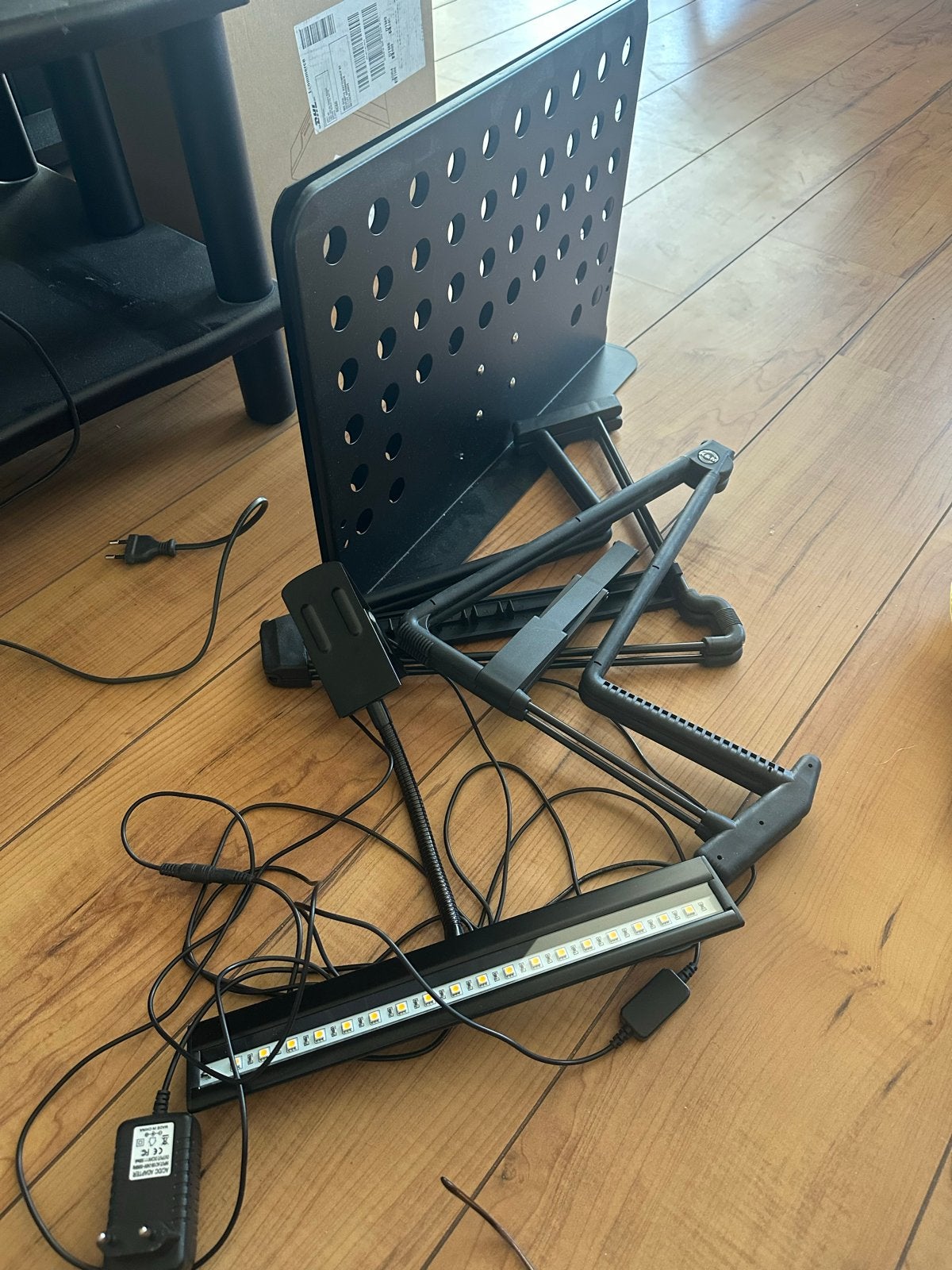 K&M Muziekstandaards, Gitaarstandaards en LED Lamp, Ophalen of Verzenden, Gebruikt, Muziekstandaard, Gitaar
