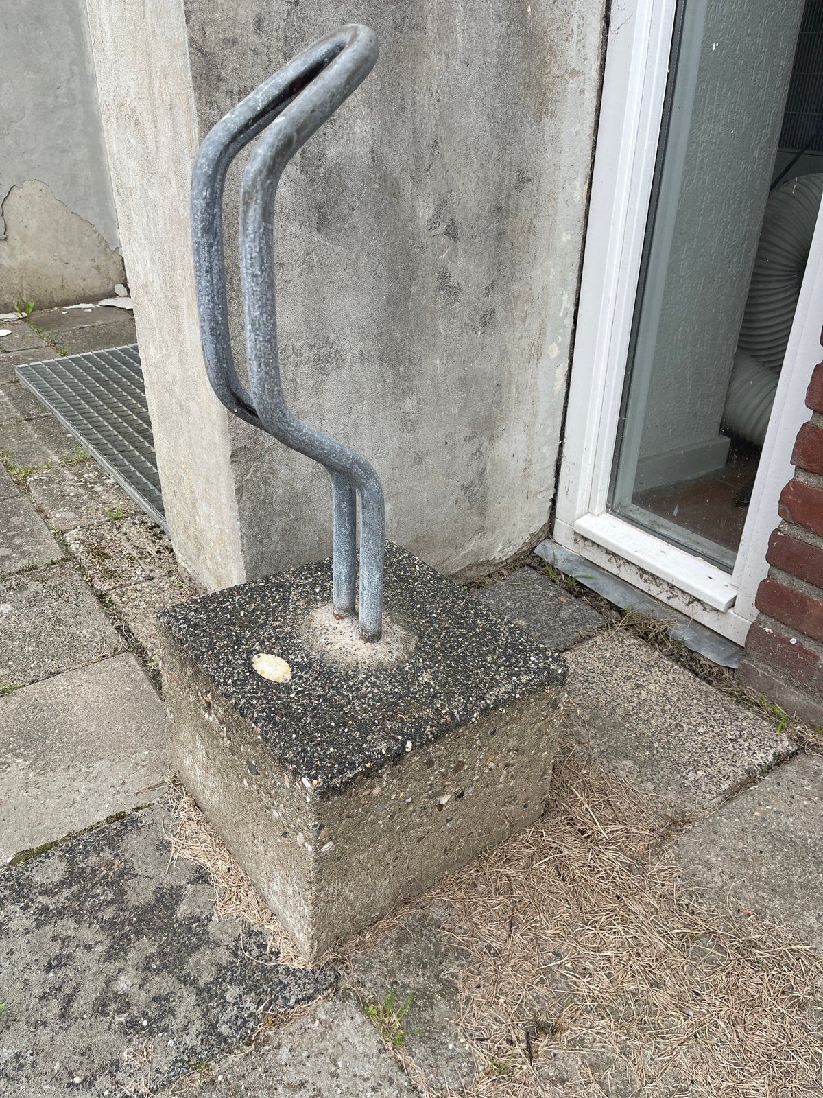 Robuuste Fietsenstandaard met Betonnen Voet - 3 Stuks Beschi, Ophalen of Verzenden, Gebruikt