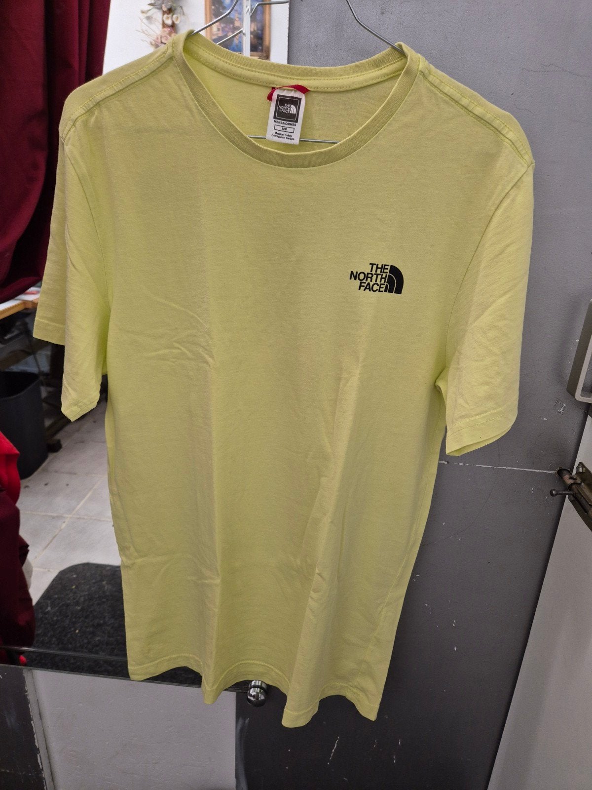 The North Face T-shirt Maat S, Geel, Ophalen of Verzenden, Zo goed als nieuw, The North Face
