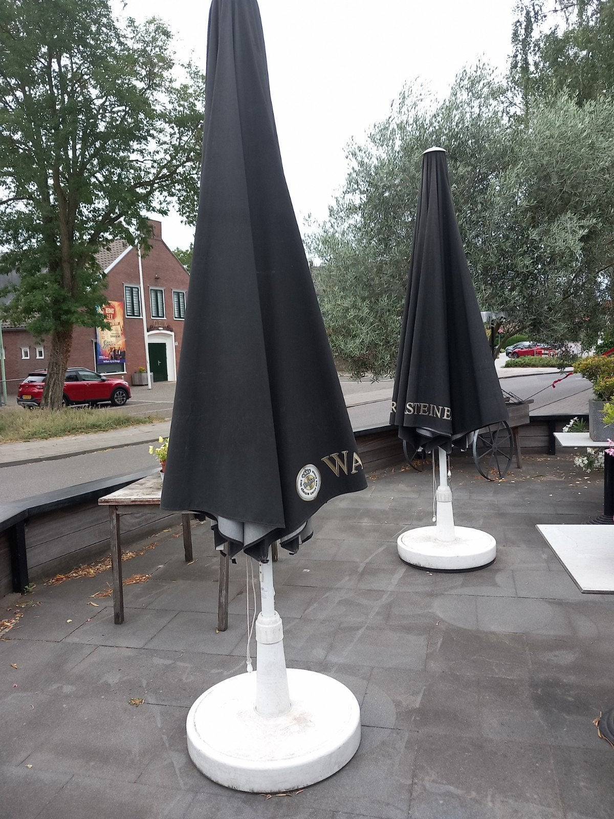 Grote Warsteiner Parasol met Voet - Zwart, Ophalen of Verzenden, Gebruikt, Zweefparasol