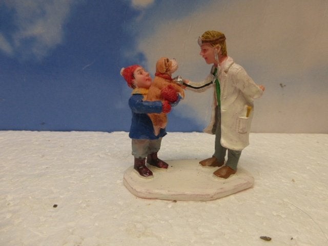 lemax he's is going to be O.K. kerstdorp poppetje figurine, Ophalen of Verzenden, Zo goed als nieuw