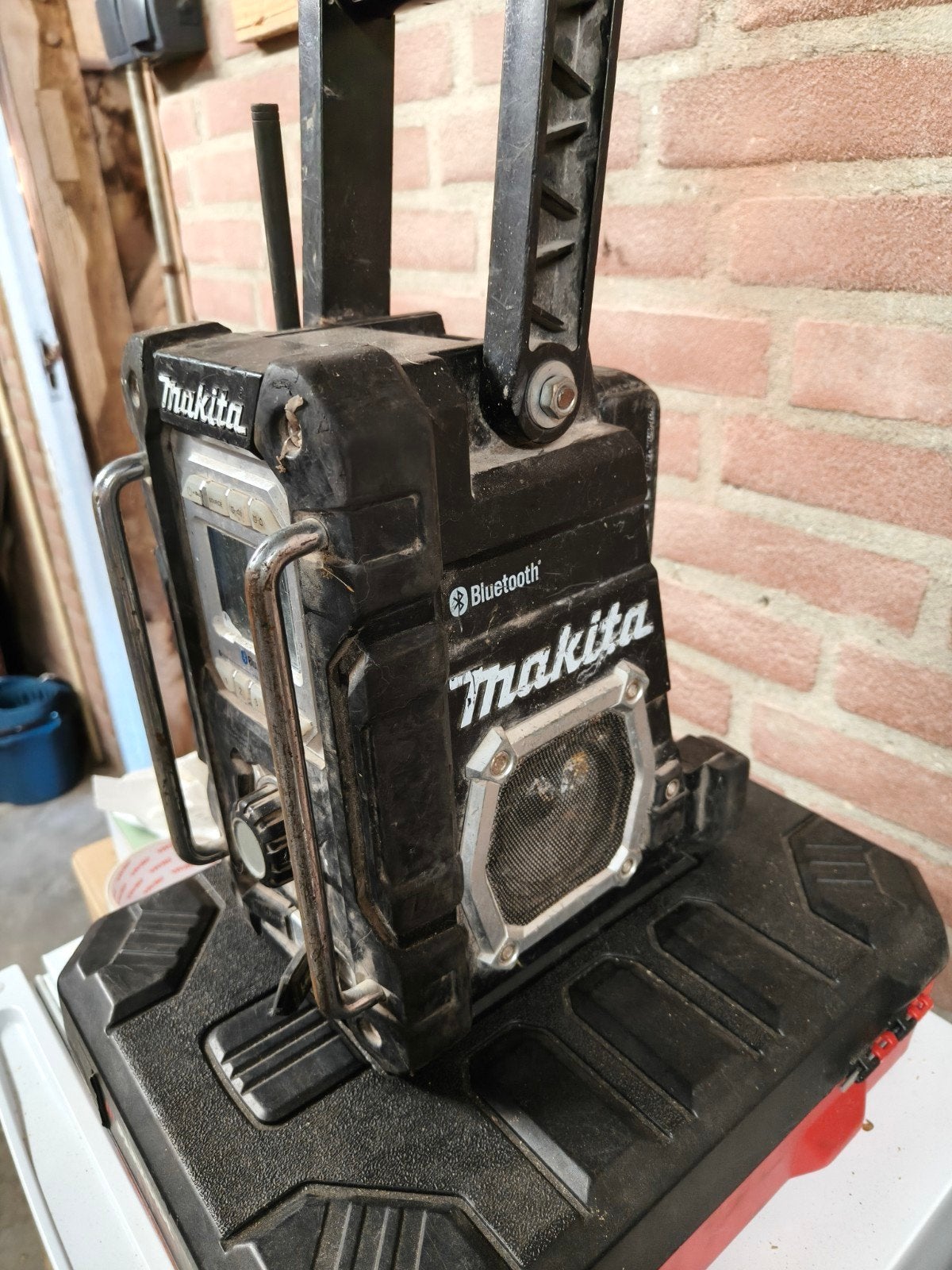 Makita bouwradio bluetooth aux usb op accu of stroom, Ophalen, Gebruikt, Bouwradio
