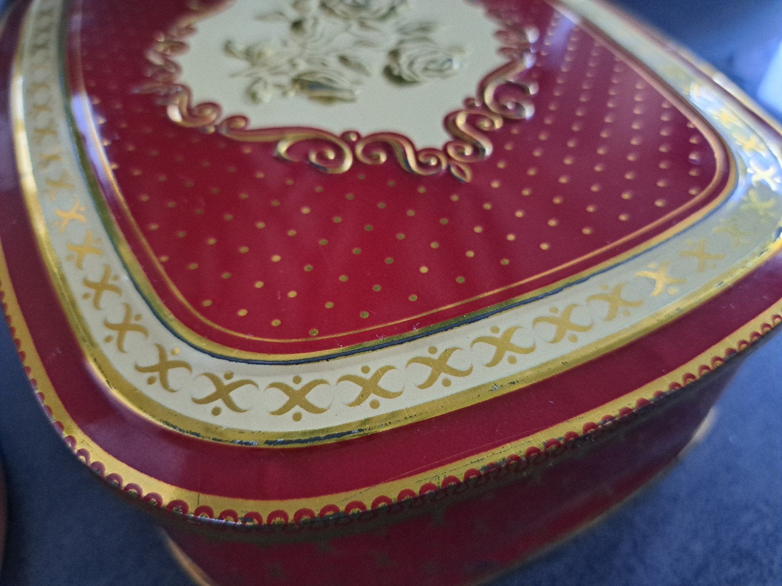 Vintage Verkade Koektrommel - Rood met Gouden Roos, Ophalen of Verzenden, Gebruikt, Koek(jes), Verkade