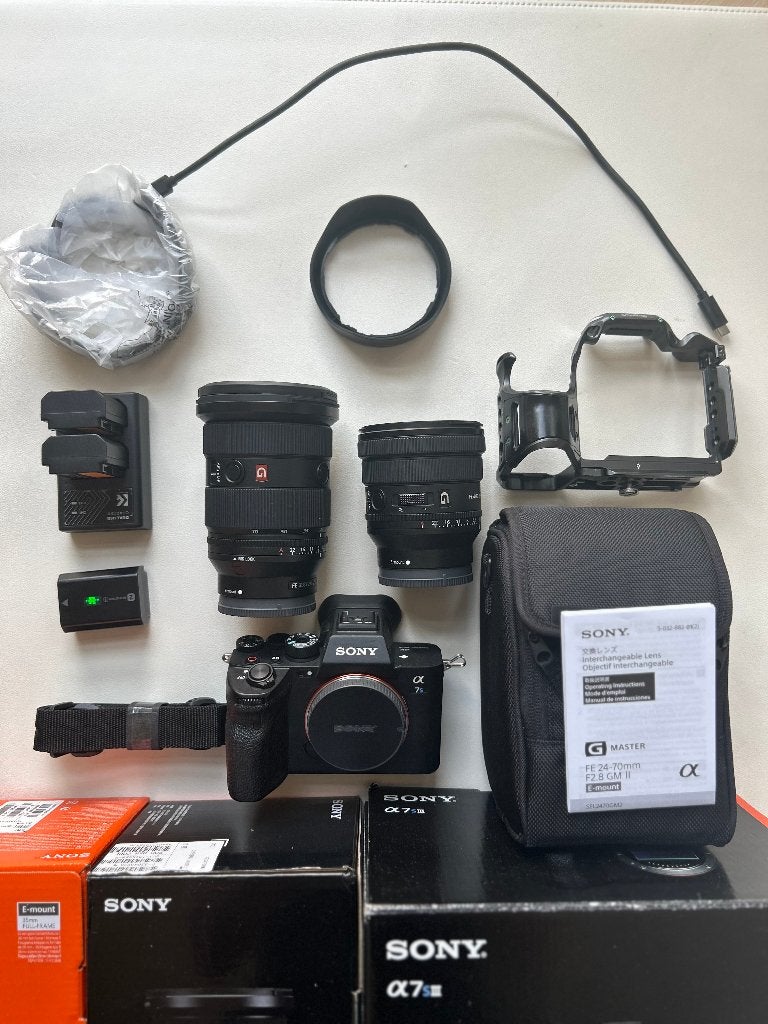 Sony Alpha a7S III + FE 24-70mm F2.8 GM II + 16-35mm F4 PZ, Audio, Tv en Foto, Fotocamera's Digitaal, Ophalen, Screenprotector