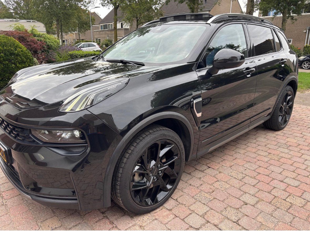 Lynk & Co 1.5TD 261pk Phev 7DCTH 2022   Full black edition, Auto's, 1800 kg, 179 pk, Leder en Stof, Plug-in hybride
