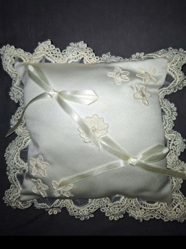 Trouwring kussentje, Kleding | Dames, Ophalen of Verzenden, Zo goed als nieuw, Wit, Accessoires