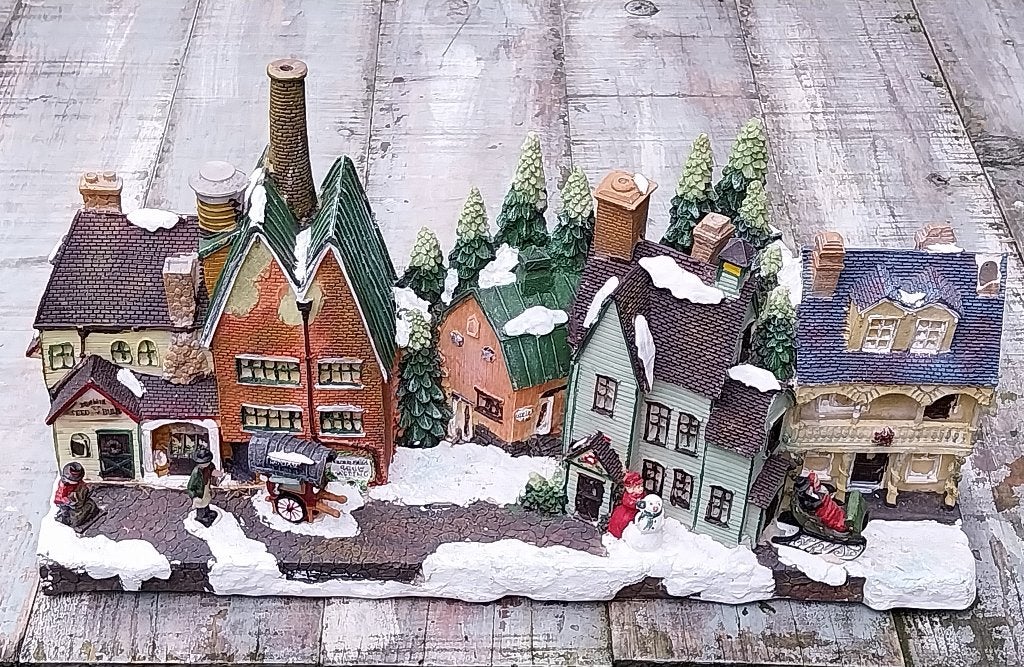 Miniatuur kerstdorp-tafereel, afmeting 47x12x24 cm, Ophalen of Verzenden