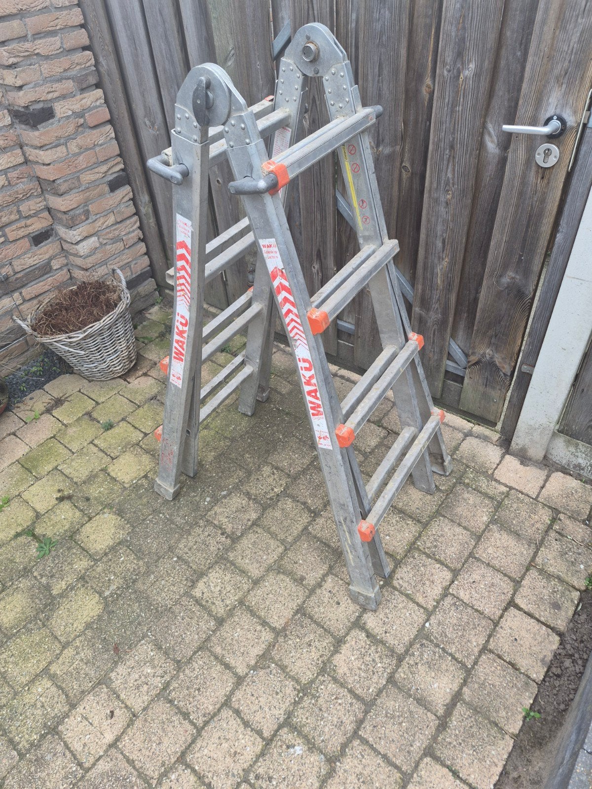 WAKÜ Opvouwbare Aluminium Ladder - Gebruikt, Gebruikt, Trap, Ophalen of Verzenden, Opvouwbaar of Inschuifbaar