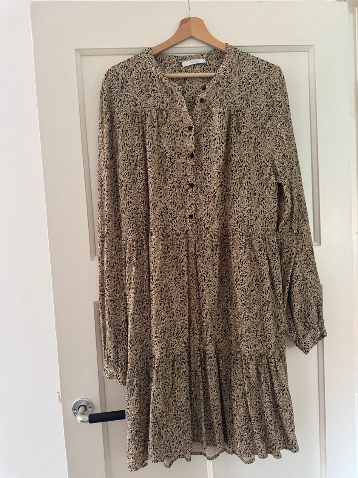 Jurk By-bar, Kleding | Dames, Jurken, Beige, Maat 42/44 (L), Nieuw, Ophalen of Verzenden