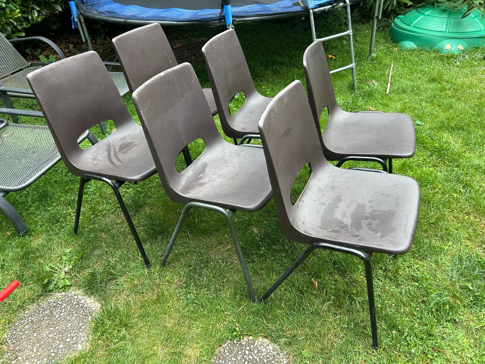 Set 6 stapelbare bruine vintage school/tuin/buiten stoelen, Ophalen, Kunststof, Gebruikt, Bruin
