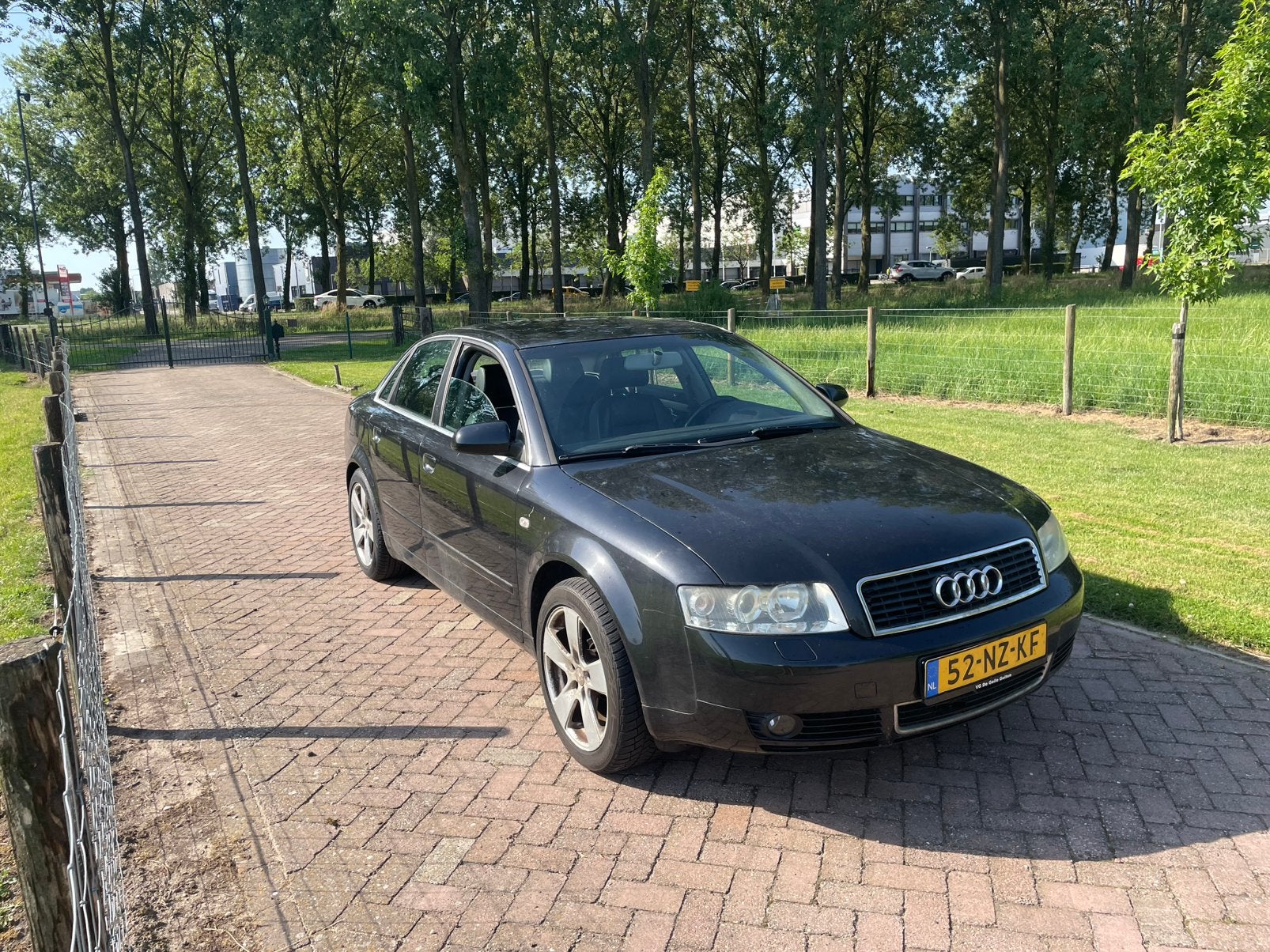 Audi A4 2.4 V6 125KW AUT 2004 Zwart, Auto's, Audi, Automaat, Zwart, A4, Zwart