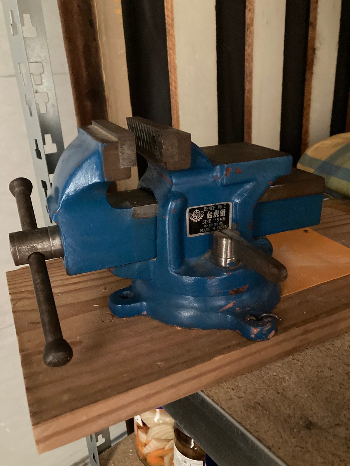 Bankschroef met draaibare voet, Ophalen, Zo goed als nieuw, Minder dan 70 cm, Bankschroef