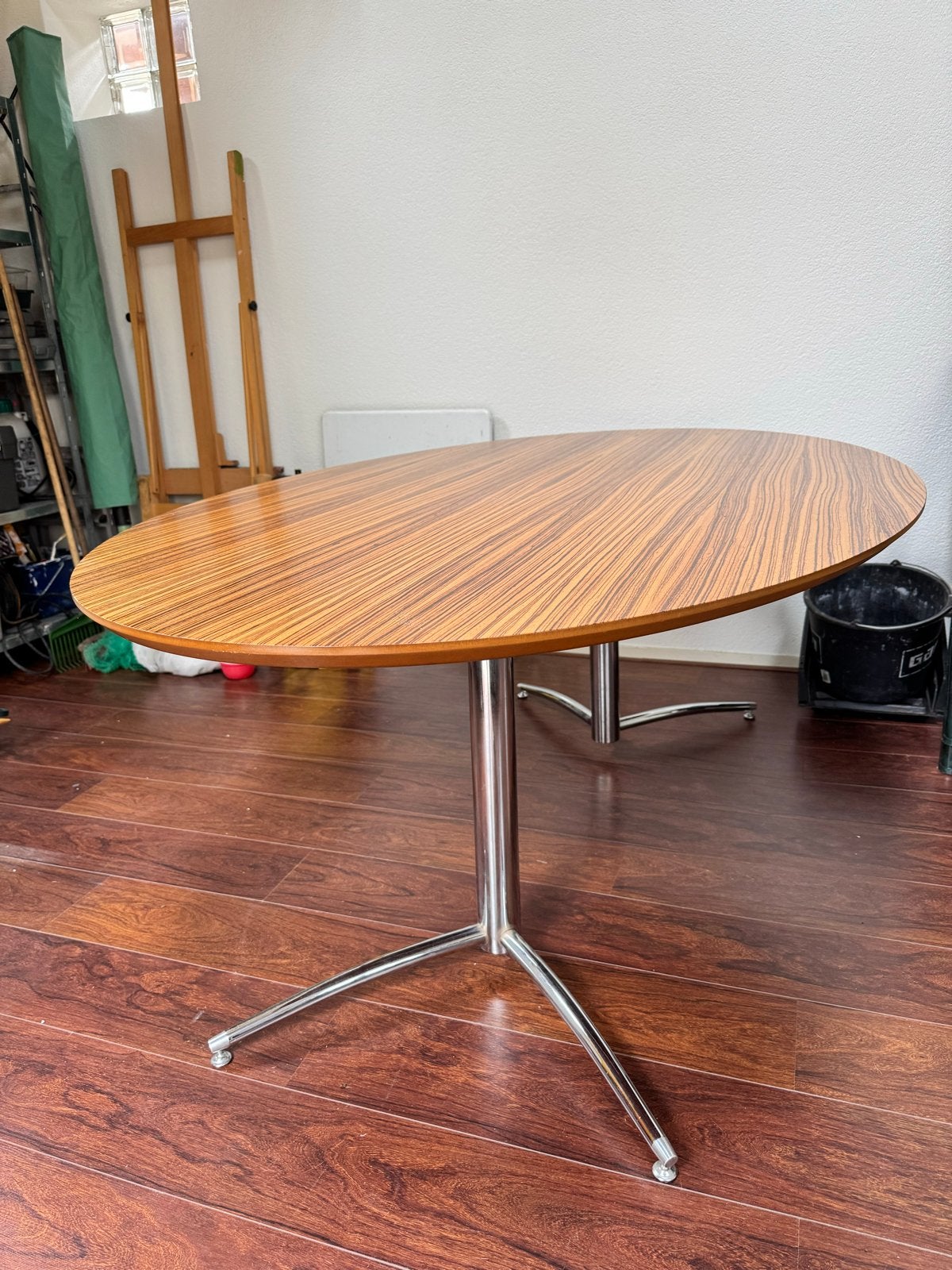 Ovale tafel met chroom onderstel - 200x120 cm, Huis en Inrichting, Tafels | Eettafels, Ophalen, Gebruikt, 100 tot 150 cm, 200 cm of meer