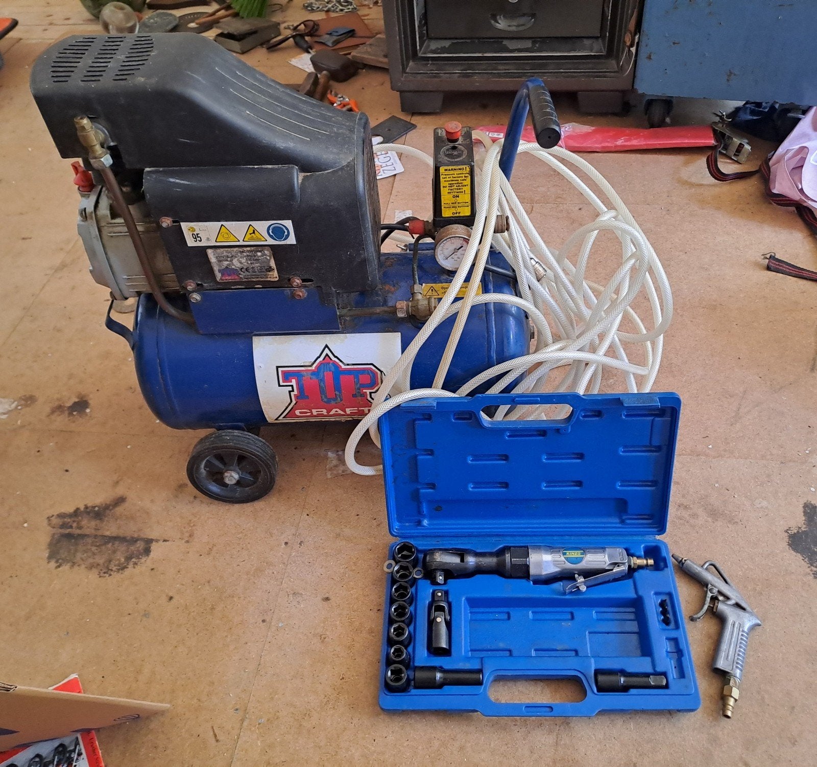 Top Craft Compressor met accessoires, Ophalen, Gebruikt, 6 tot 10 bar, 25 tot 100 liter