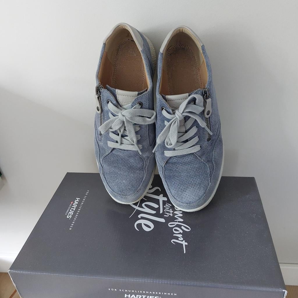 Sneakers Hartjes, Ophalen of Verzenden, Zo goed als nieuw, Sneakers of Gympen