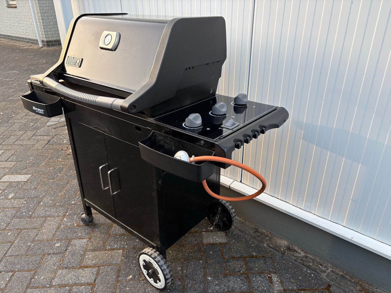 Foto 4 van Weber Spirit Classic Gasbarbecue - Zwart