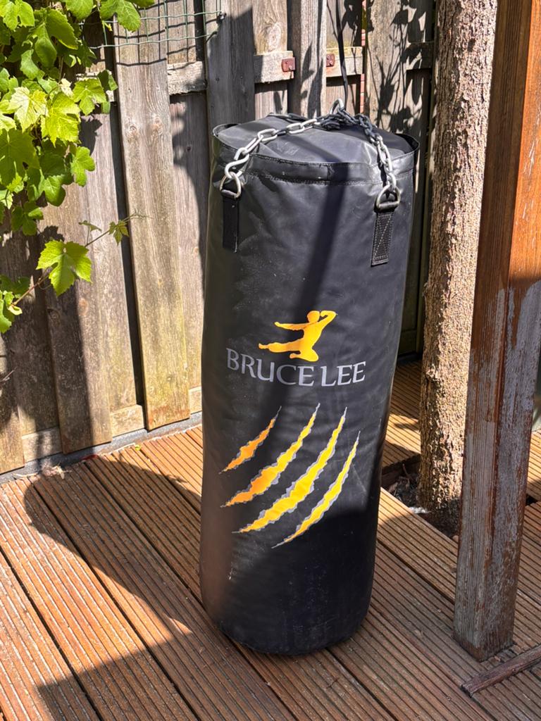 Heavy bag - Zware zak Bruce Lee (ik denk 30/40KG), Ophalen, Zo goed als nieuw, Bokszak