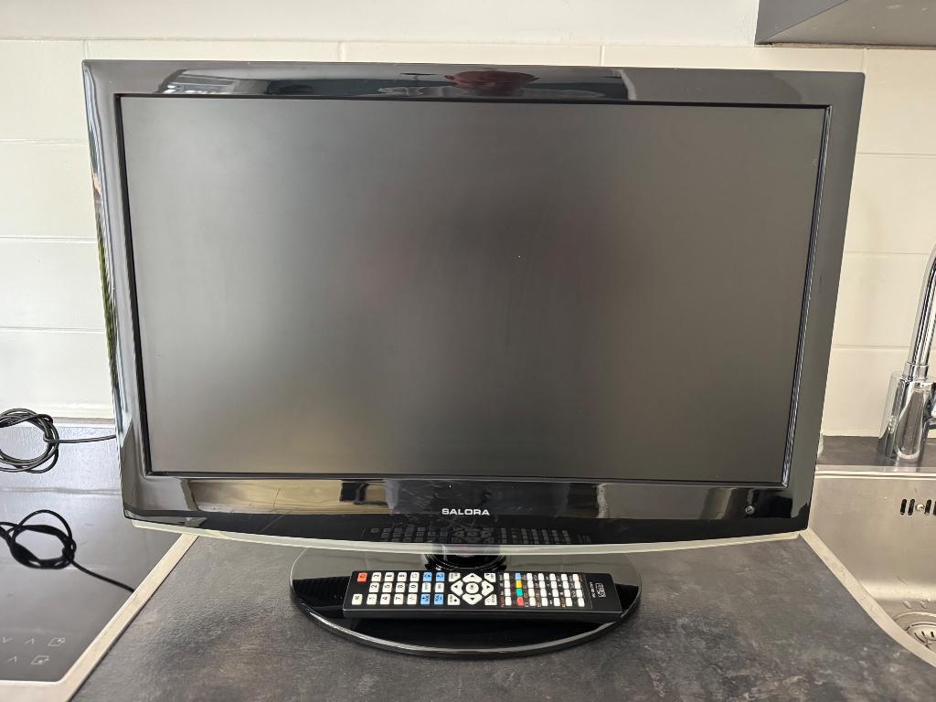Salora 24inch tv, Gebruikt, 50 Hz, LCD, Minder dan 40 cm