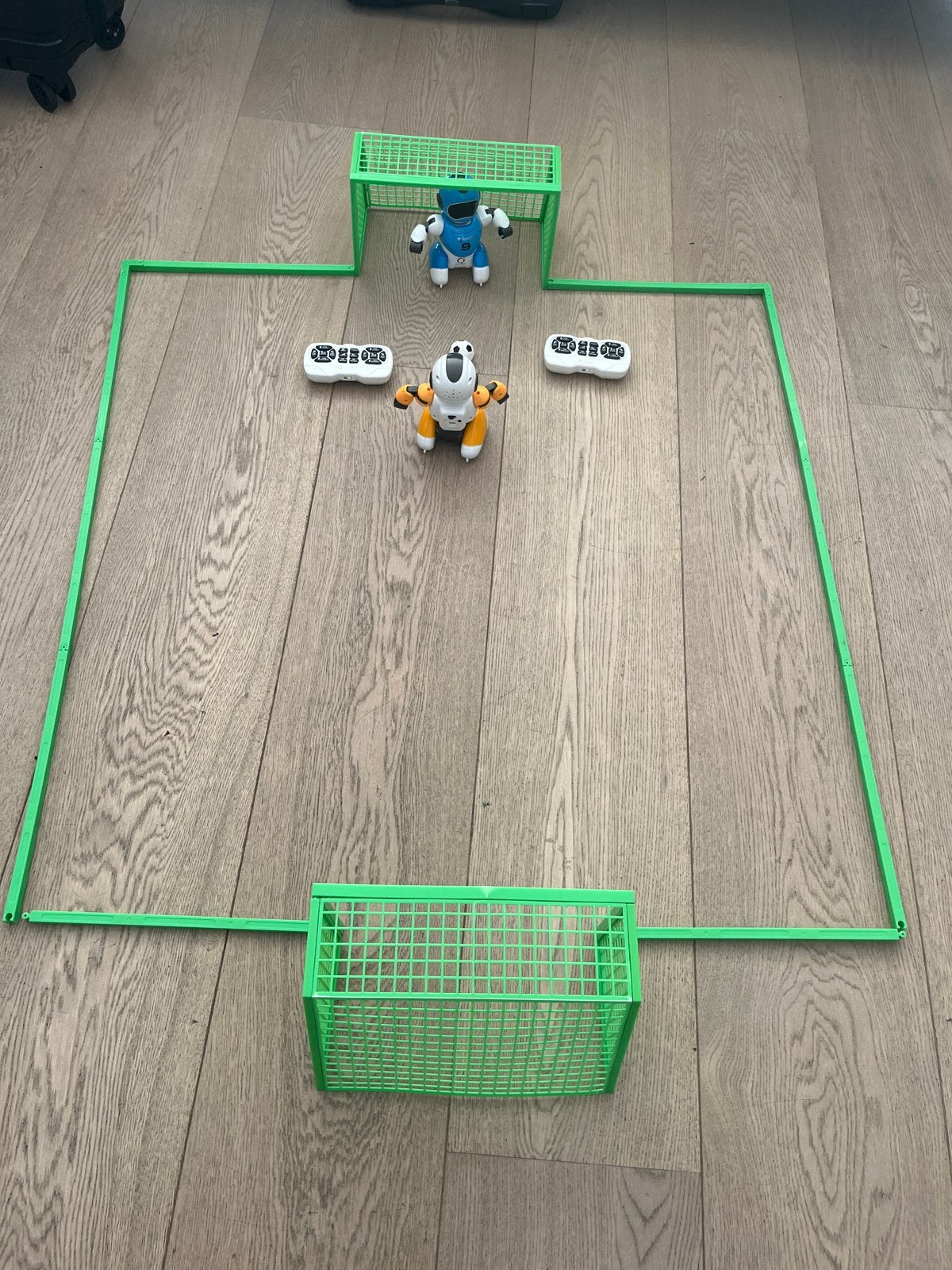 Robot Voetbal Spel met 2 Robots en Afstandsbediening, Ophalen of Verzenden, Zo goed als nieuw