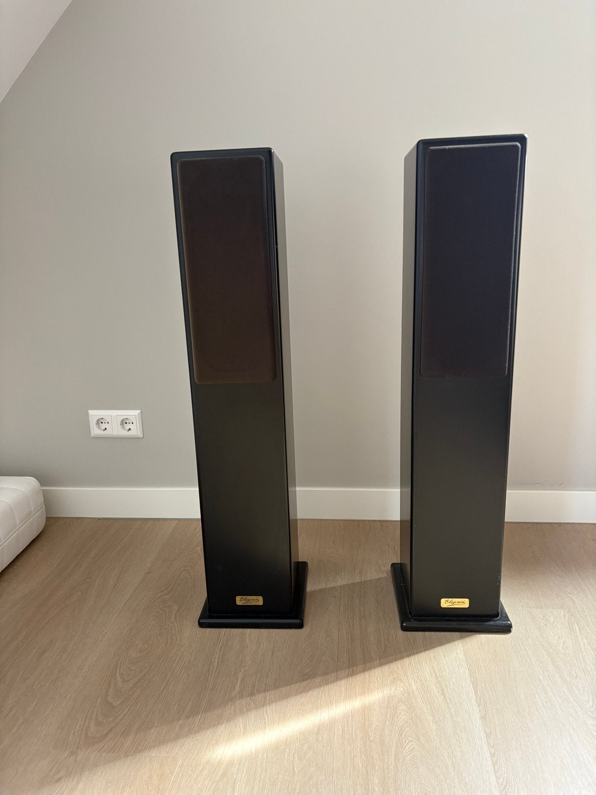 Elipson isis 2 luidsprekers. 100 watt.  strak design, Audio, Tv en Foto, Vloerstaande luidspreker, Gebruikt, 60 tot 120 watt, Ophalen