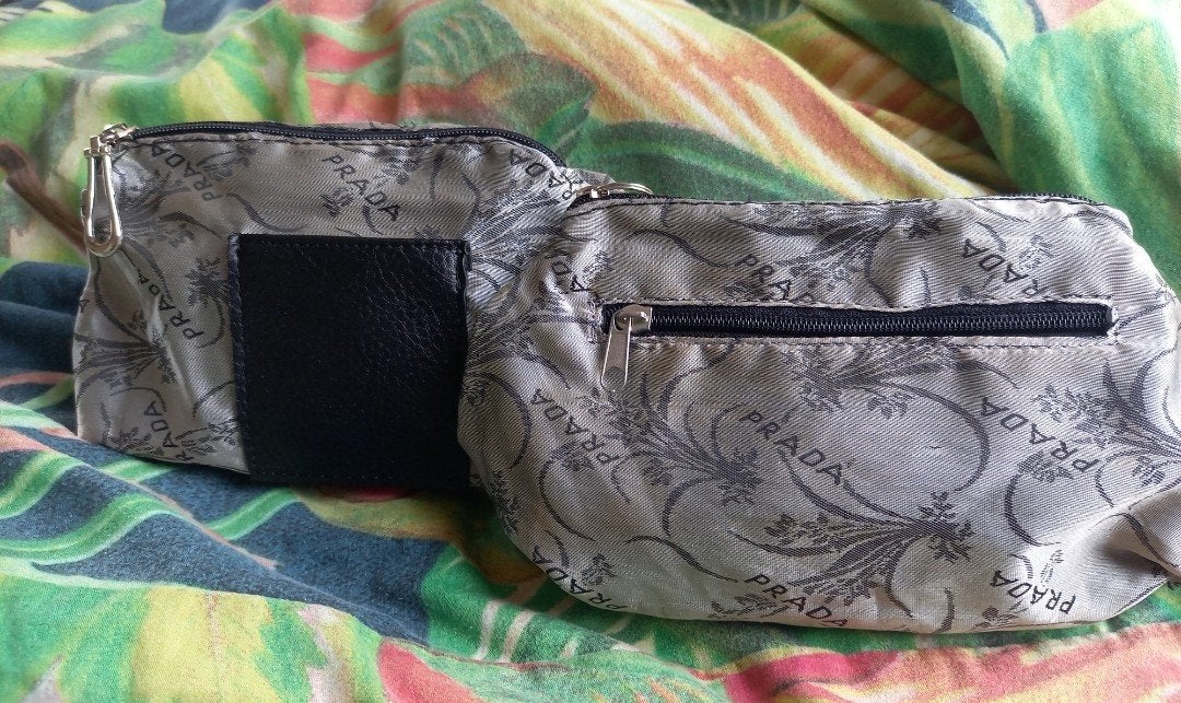 2 stuks Prada make-up tasjes, Ophalen of Verzenden, Dame
