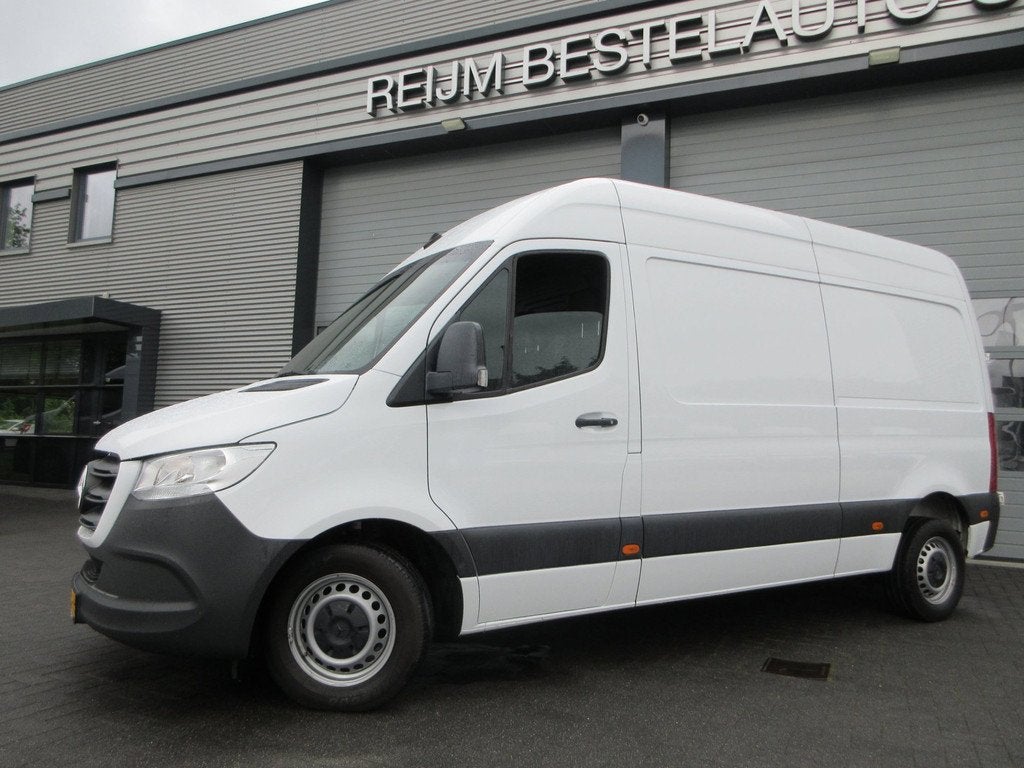 Mercedes-Benz Sprinter 215 CDI L2H2 Airco, Camera, Navigatie, Gebruikt, Euro 6, 150 pk, Wit