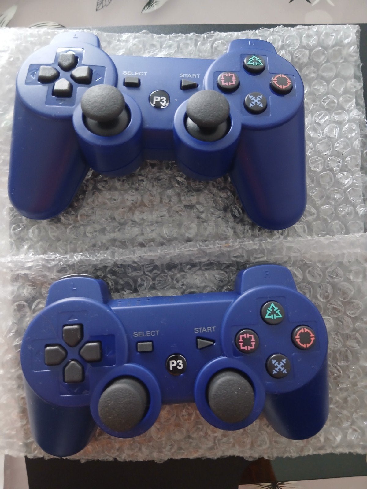 2x nieuwe blauwe P3 Controllers voor PlayStation 3, 3 spelers of meer, Ophalen of Verzenden, Vanaf 3 jaar