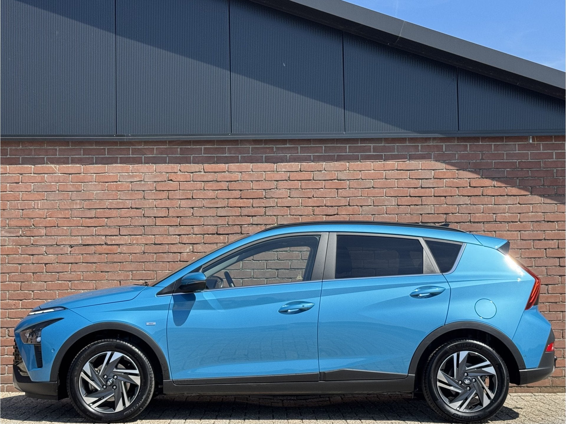 Hyundai Bayon 1.0 T-GDI PREMIUM SKY | NL-AUTO! | DEALER OH!, Auto's, Dealer onderhouden, Gebruikt, Blauw, Origineel Nederlands
