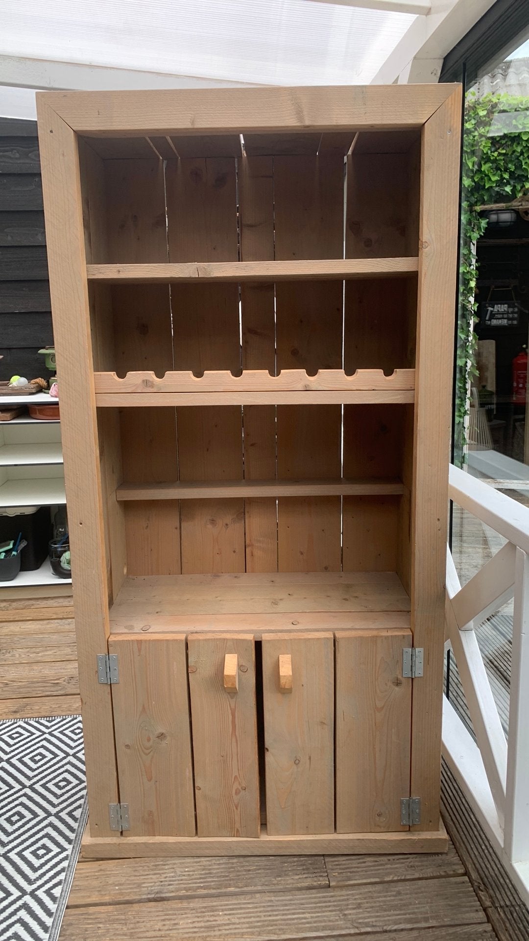 Leuke zelf gemaakte wijn/tvkast., Ophalen, Gebruikt, 50 tot 100 cm, 150 tot 200 cm