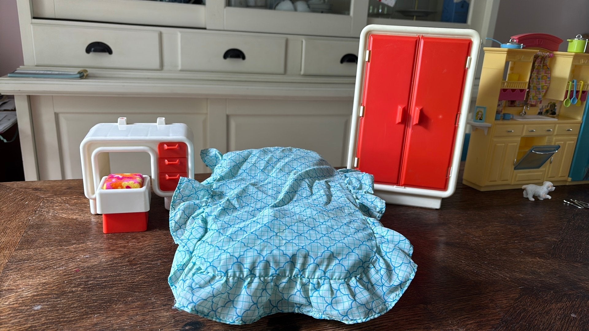 Vintage Barbie slaapkamer: Bed, bureau, Kledingkast, Ophalen